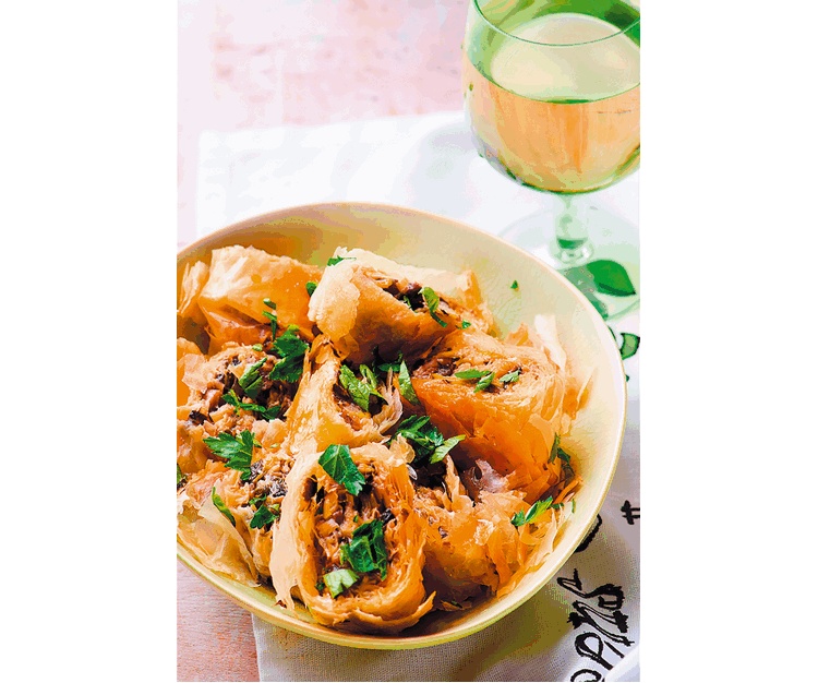 Иллюстрация к книге — Штрудели, завиванцы, вертуты, блинные пироги, буреки [i_044.jpg]