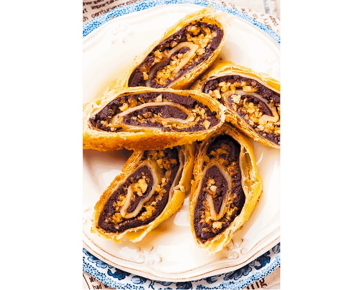 Иллюстрация к книге — Штрудели, завиванцы, вертуты, блинные пироги, буреки [i_046.jpg]