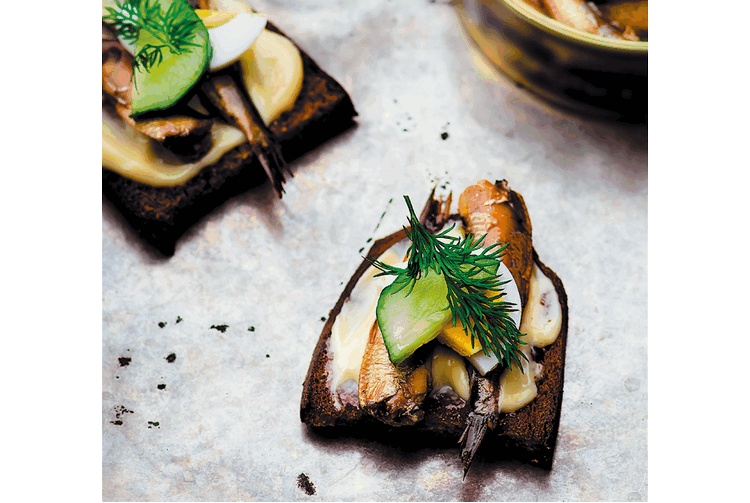 Иллюстрация к книге — Когда гости на пороге [i_011.jpg]