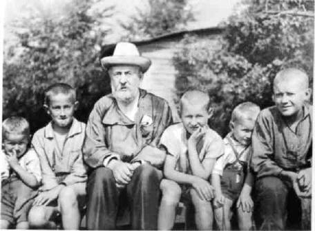 Иллюстрация к книге — Циолковский [image039.jpg]