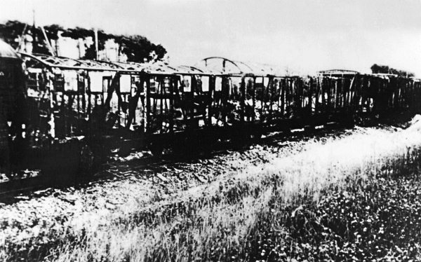 Иллюстрация к книге — Штурмовики. «Мы взлетали в ад» [i_037.jpg]