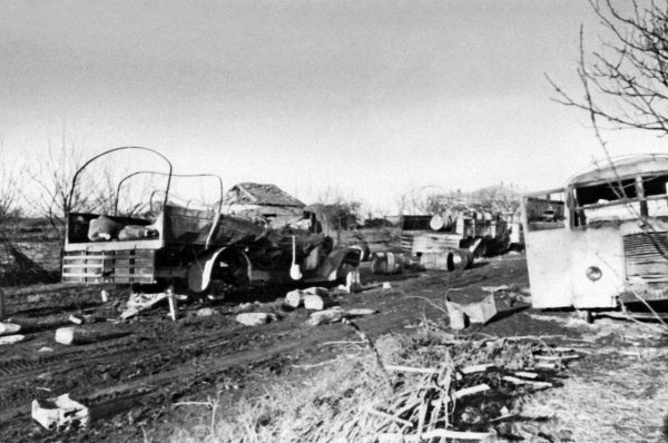 Иллюстрация к книге — Штурмовики. «Мы взлетали в ад» [i_040.jpg]