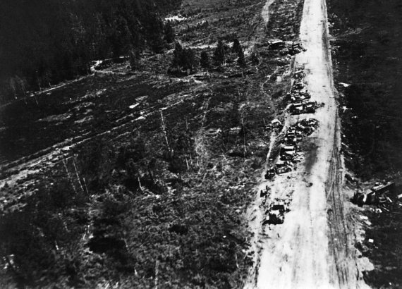 Иллюстрация к книге — Штурмовики. «Мы взлетали в ад» [i_041.jpg]