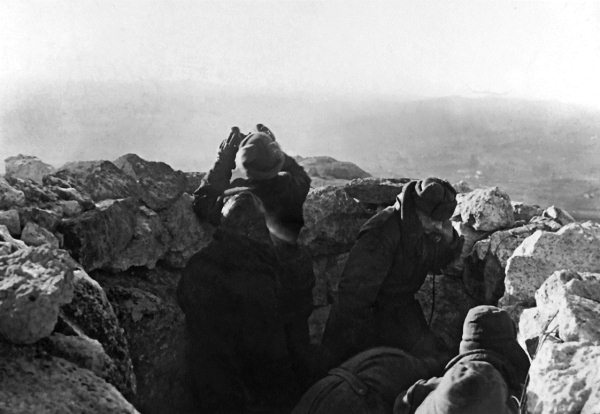 Иллюстрация к книге — Штурмовики. «Мы взлетали в ад» [i_053.jpg]