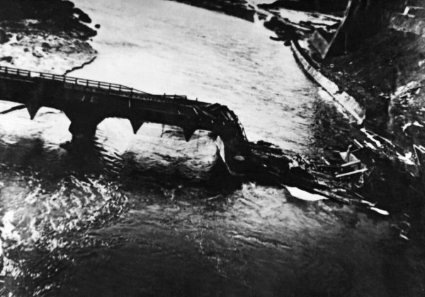 Иллюстрация к книге — Штурмовики. «Мы взлетали в ад» [i_057.jpg]