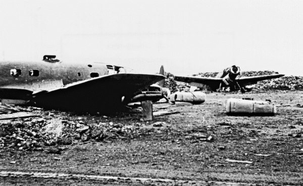 Иллюстрация к книге — Штурмовики. «Мы взлетали в ад» [i_060.jpg]