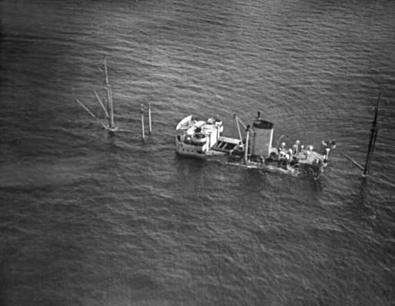 Иллюстрация к книге — Штурмовики. «Мы взлетали в ад» [i_064.jpg]