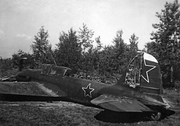 Иллюстрация к книге — Штурмовики. «Мы взлетали в ад» [i_076.jpg]