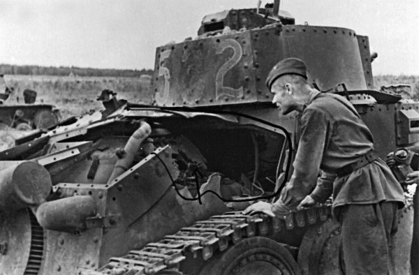 Иллюстрация к книге — Штурмовики. «Мы взлетали в ад» [i_090.jpg]