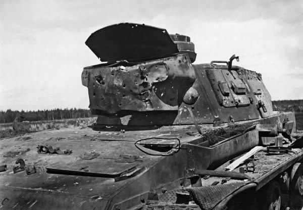 Иллюстрация к книге — Штурмовики. «Мы взлетали в ад» [i_091.jpg]