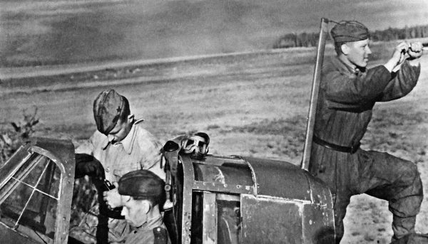 Иллюстрация к книге — Штурмовики. «Мы взлетали в ад» [i_121.jpg]