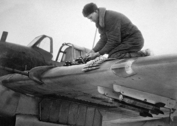 Иллюстрация к книге — Штурмовики. «Мы взлетали в ад» [i_126.jpg]