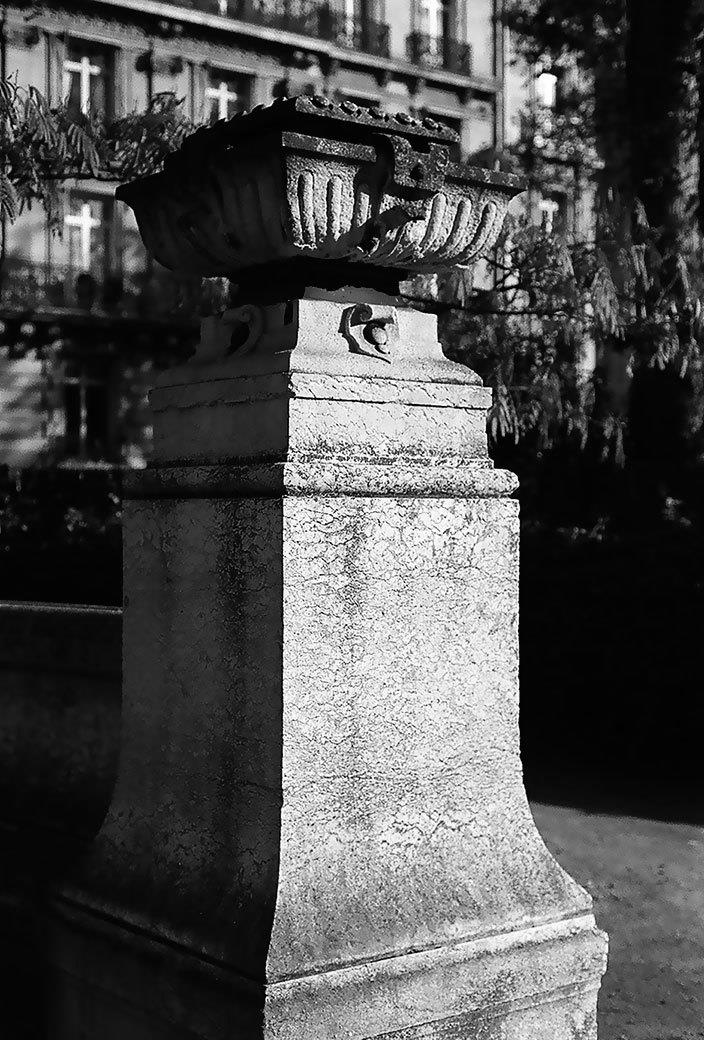 Иллюстрация к книге — Убийство в переулке Альфонса Фосса [i_003.jpg]