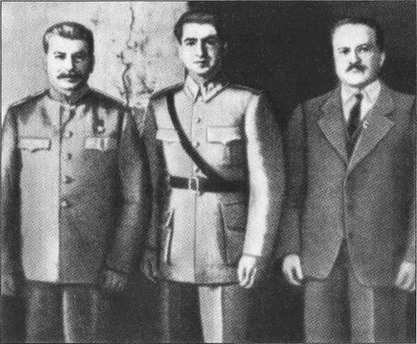 Иллюстрация к книге — Разведка. Вымыслы и правда. Как создается мифотворчество о деятельности специальных служб [image27.jpg]