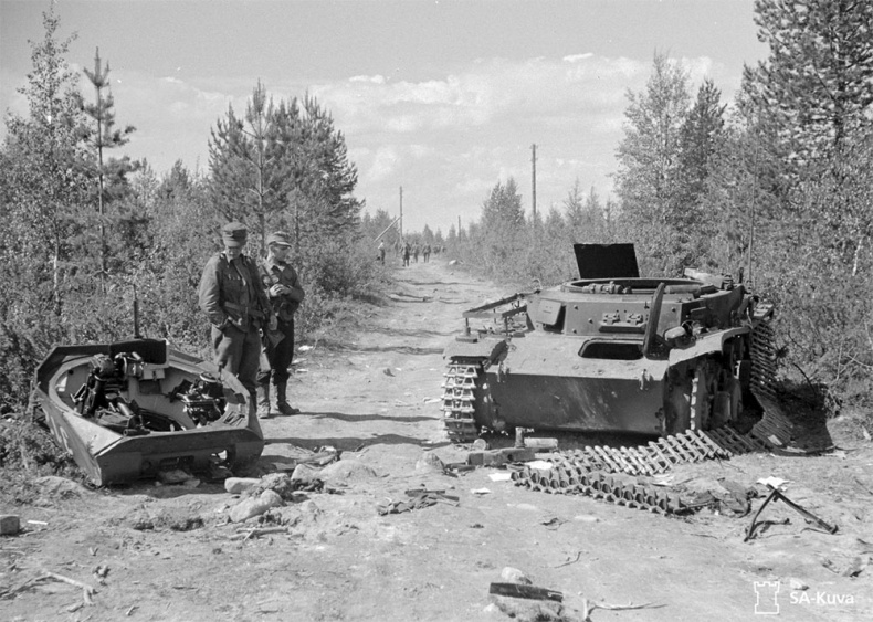 Иллюстрация к книге — Зиновий Колобанов. Время танковых засад [_02.jpg]