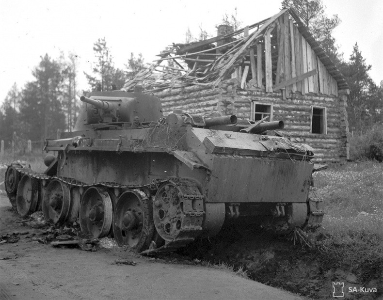 Иллюстрация к книге — Зиновий Колобанов. Время танковых засад [_07.jpg]