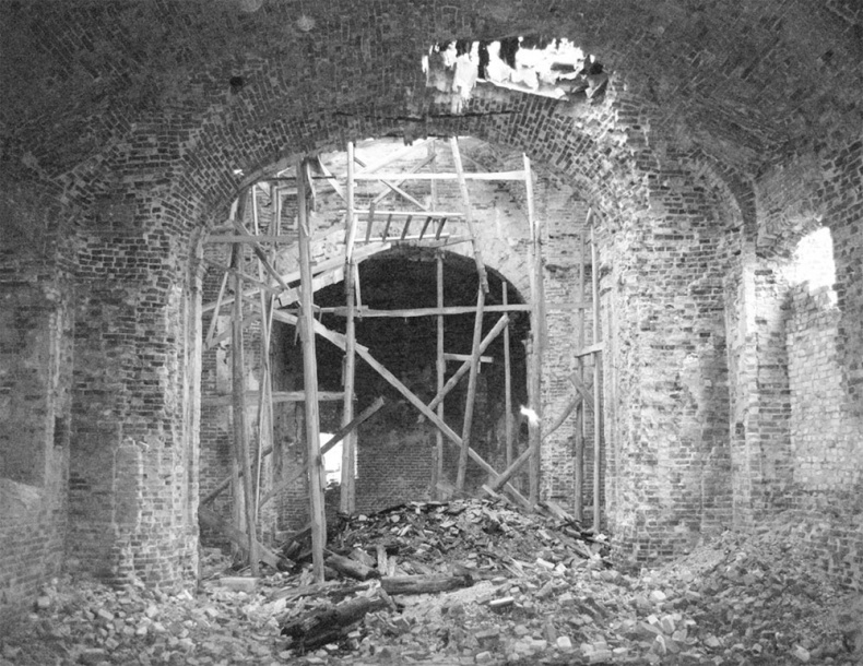 Иллюстрация к книге — Зиновий Колобанов. Время танковых засад [_44.jpg]