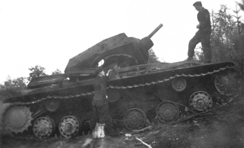 Иллюстрация к книге — Зиновий Колобанов. Время танковых засад [_61.jpg]