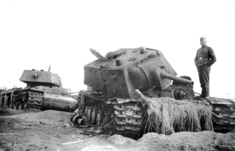 Иллюстрация к книге — Зиновий Колобанов. Время танковых засад [_72.jpg]