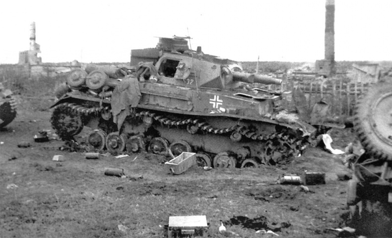 Иллюстрация к книге — Зиновий Колобанов. Время танковых засад [_85.jpg]