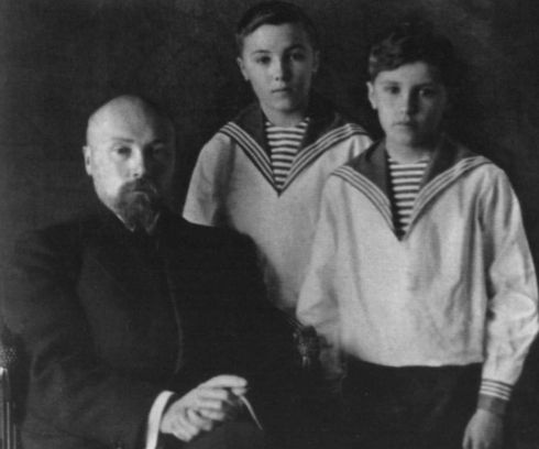 Иллюстрация к книге — Рерих [i_010.jpg]