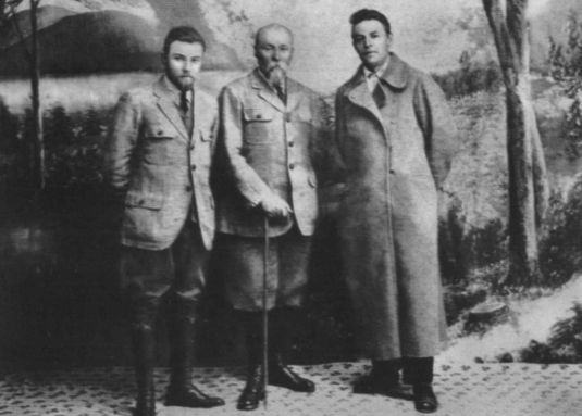 Иллюстрация к книге — Рерих [i_018.jpg]