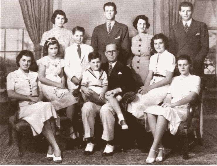 Иллюстрация к книге — Клан Кеннеди [i_021.jpg]