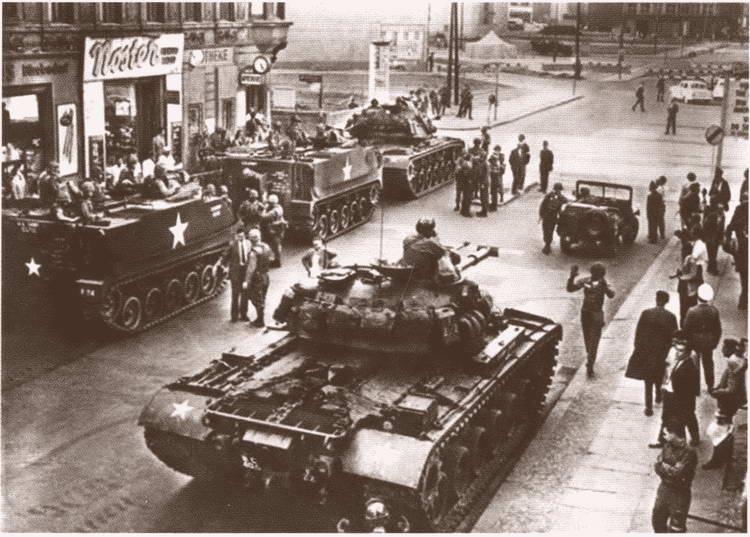 Иллюстрация к книге — Клан Кеннеди [i_057.jpg]