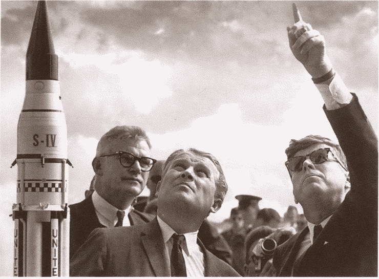 Иллюстрация к книге — Клан Кеннеди [i_060.jpg]