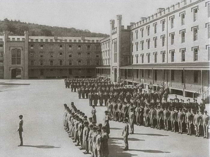 Иллюстрация к книге — Эйзенхауэр [i_013.jpg]