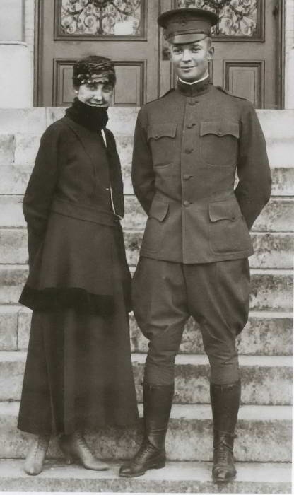 Иллюстрация к книге — Эйзенхауэр [i_015.jpg]