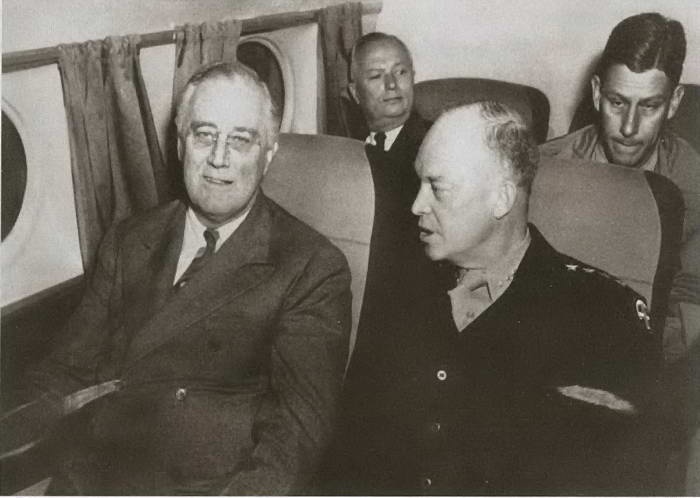 Иллюстрация к книге — Эйзенхауэр [i_019.jpg]