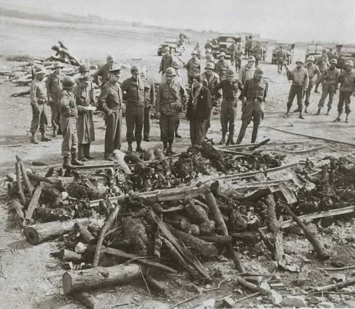 Иллюстрация к книге — Эйзенхауэр [i_024.jpg]