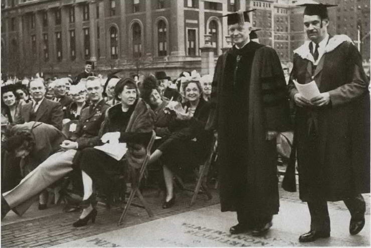 Иллюстрация к книге — Эйзенхауэр [i_032.jpg]