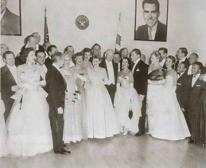 Иллюстрация к книге — Эйзенхауэр [i_039.jpg]