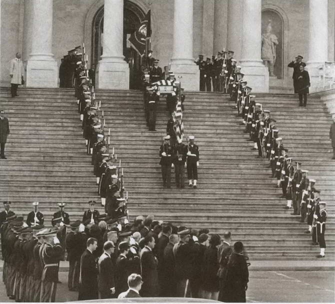 Иллюстрация к книге — Эйзенхауэр [i_060.jpg]