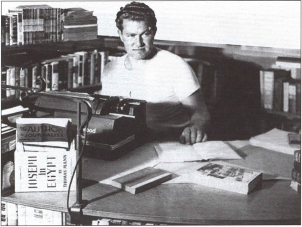 Иллюстрация к книге — Лавкрафт [i_026.jpg]