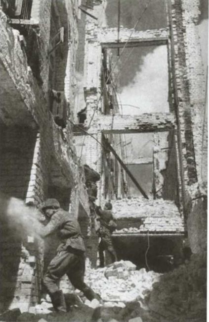 Иллюстрация к книге — Жуков. Маршал на белом коне [i_035.jpg]