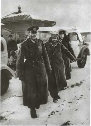 Иллюстрация к книге — Жуков. Маршал на белом коне [i_038.jpg]