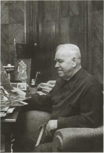 Иллюстрация к книге — Жуков. Маршал на белом коне [i_057.jpg]