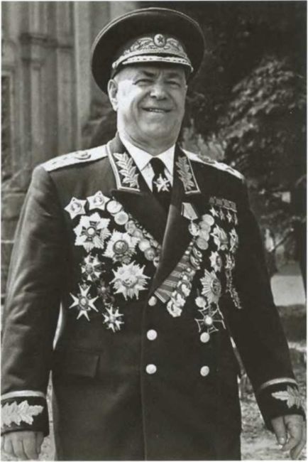 Иллюстрация к книге — Жуков. Маршал на белом коне [i_058.jpg]