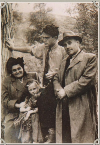 Иллюстрация к книге — Василий Аксенов - одинокий бегун на длинные дистанции [i_005.jpg]