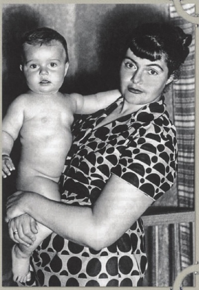 Иллюстрация к книге — Василий Аксенов - одинокий бегун на длинные дистанции [i_015.jpg]