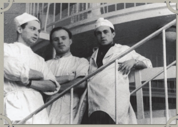 Иллюстрация к книге — Василий Аксенов - одинокий бегун на длинные дистанции [i_018.jpg]