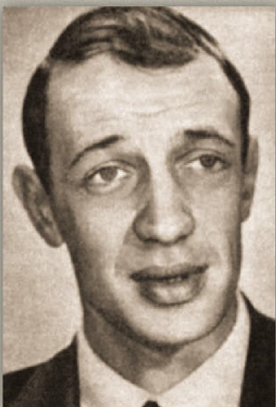 Иллюстрация к книге — Василий Аксенов - одинокий бегун на длинные дистанции [i_026.jpg]