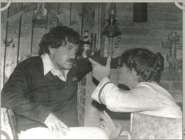 Иллюстрация к книге — Василий Аксенов - одинокий бегун на длинные дистанции [i_047.jpg]