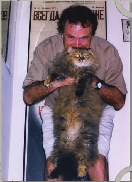 Иллюстрация к книге — Василий Аксенов - одинокий бегун на длинные дистанции [i_082.jpg]