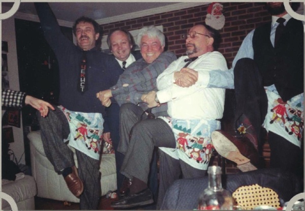 Иллюстрация к книге — Василий Аксенов - одинокий бегун на длинные дистанции [i_085.jpg]