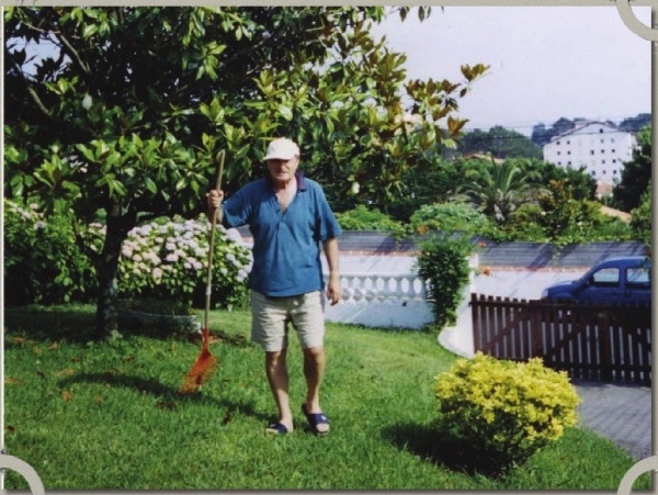 Иллюстрация к книге — Василий Аксенов - одинокий бегун на длинные дистанции [i_095.jpg]