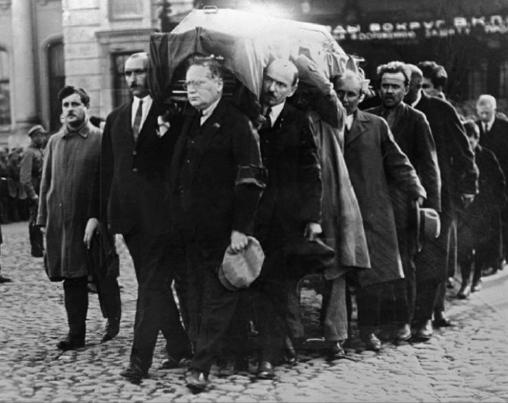 Иллюстрация к книге — Вопросительные знаки в "Царском деле" [_49.jpg]